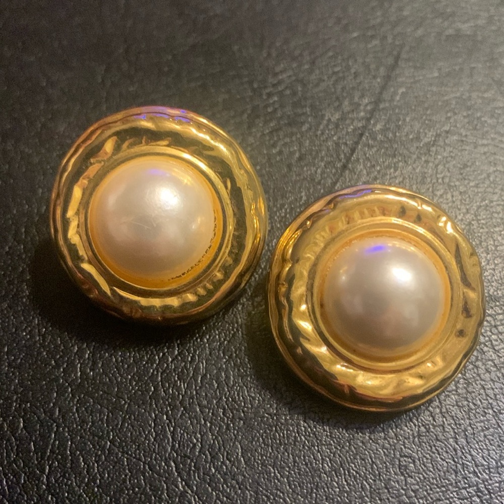 Gold and pearl clip earrings